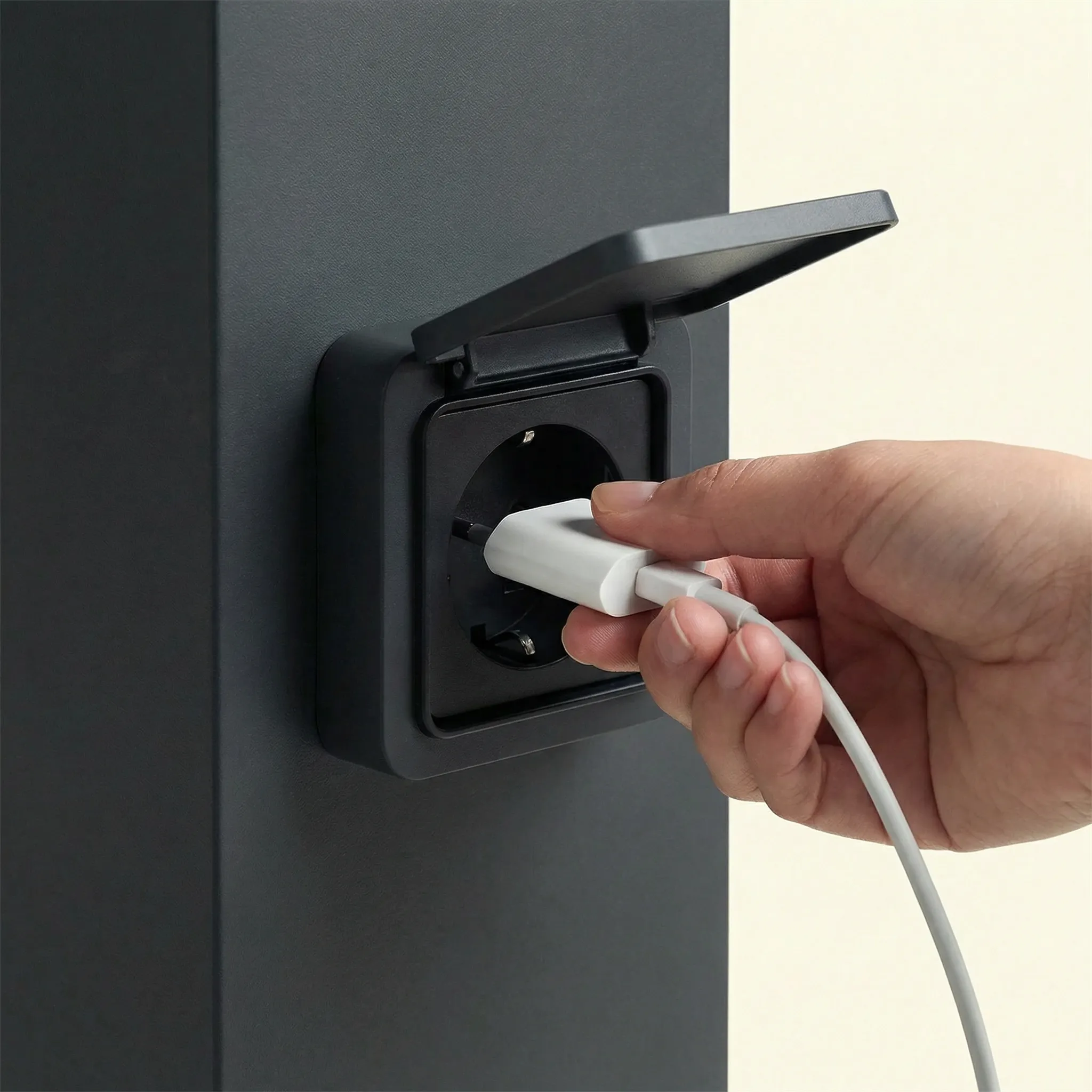 Steckdose im Pfosten